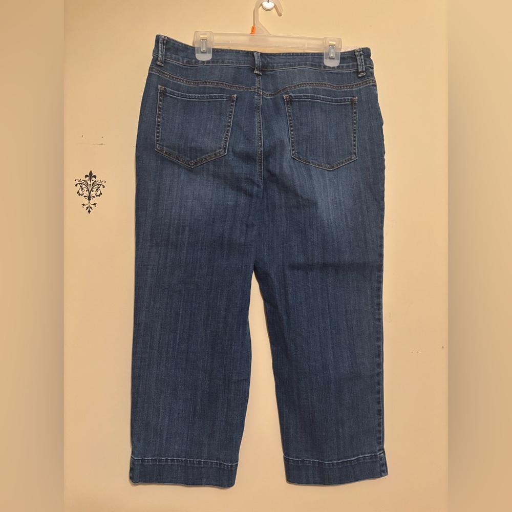 Chico's Light Blue Straight Leg Cropped Jeans - Picture 4 of 6
